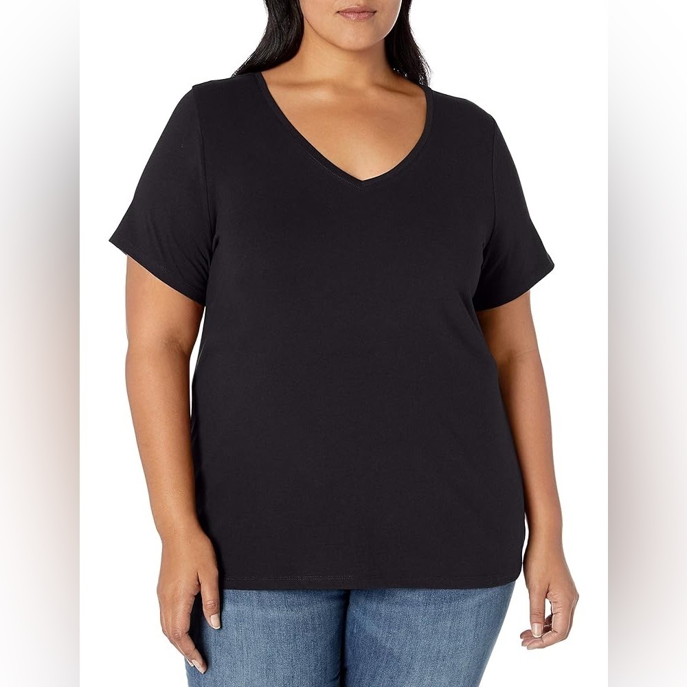 Soft Minimalist Black V-Neck Tee XXL Effortless Casual Core